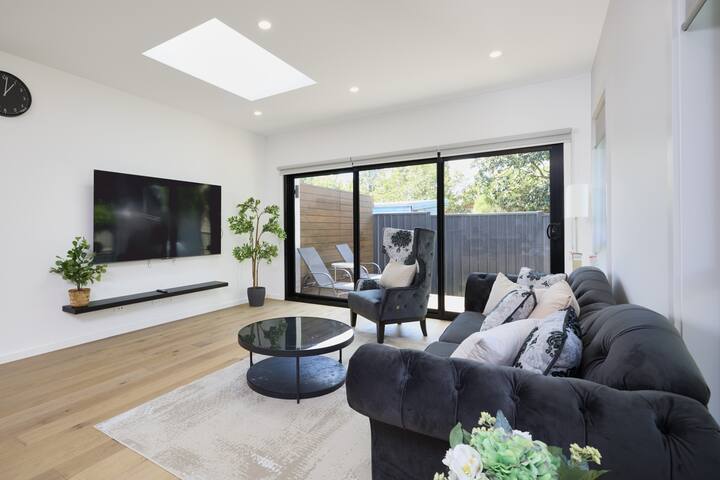 Preston Lux House 5 bed 5 bath gallery image 3