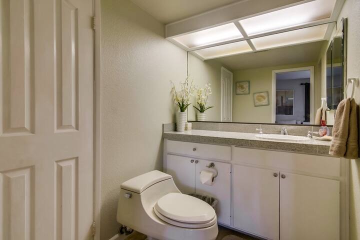 Huge Beach Rental gallery image 4