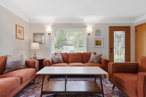 Comfy Cozy 4 Bed 2 Bath