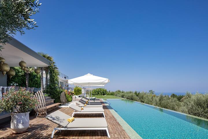 Villa Amnalys – Private Resort with Staff Services gallery image 4