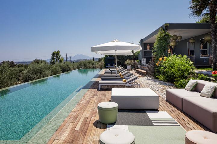 Villa Amnalys – Private Resort with Staff Services gallery image 5