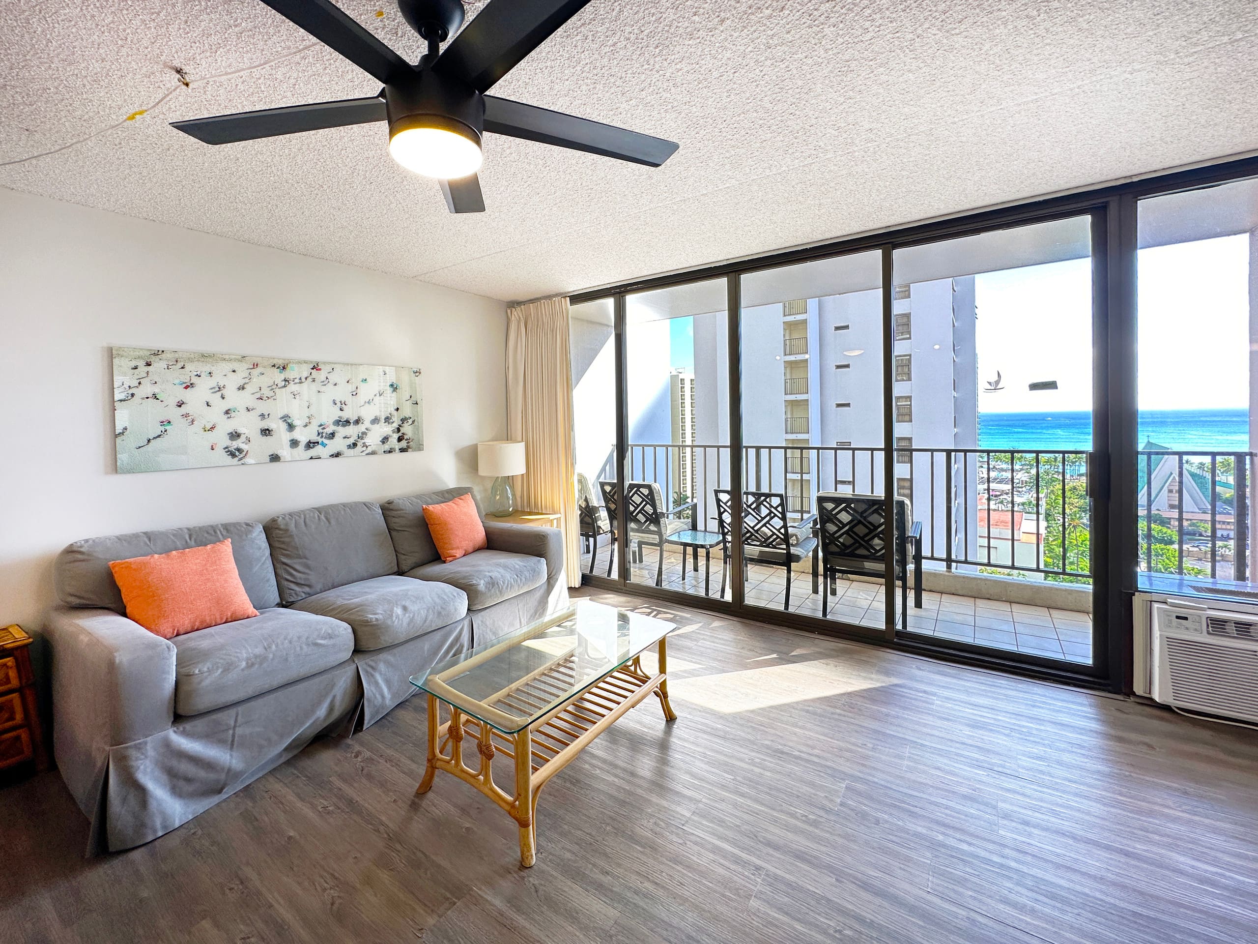 Condo in Honolulu · ★4.91 · 1 bedroom · 3 beds · 1 private bath - Image 2