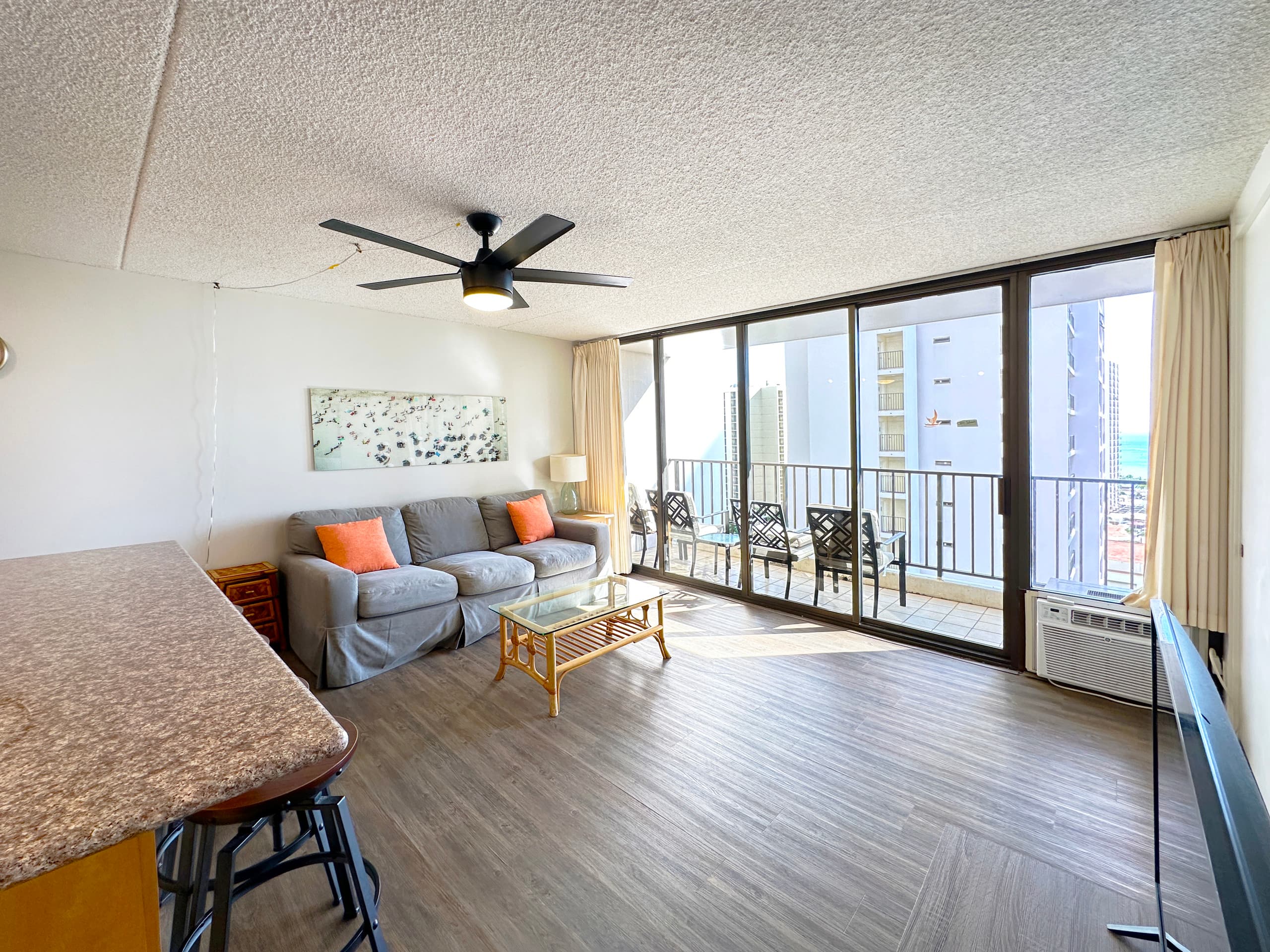 Condo in Honolulu · ★4.91 · 1 bedroom · 3 beds · 1 private bath - Image 5