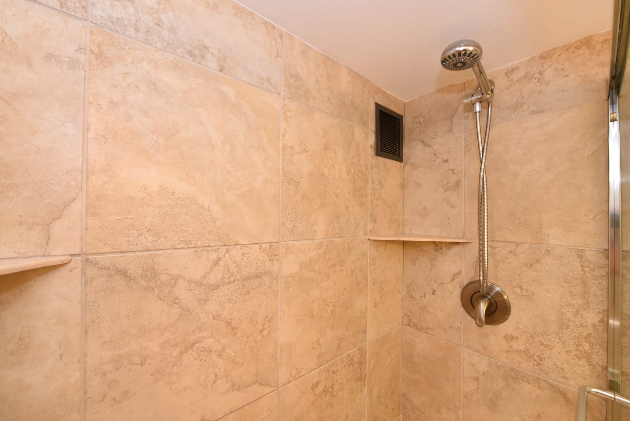 Condo in Lahaina · ★5.0 · 1 bedroom · 1 bed · 1 bath - Image 15