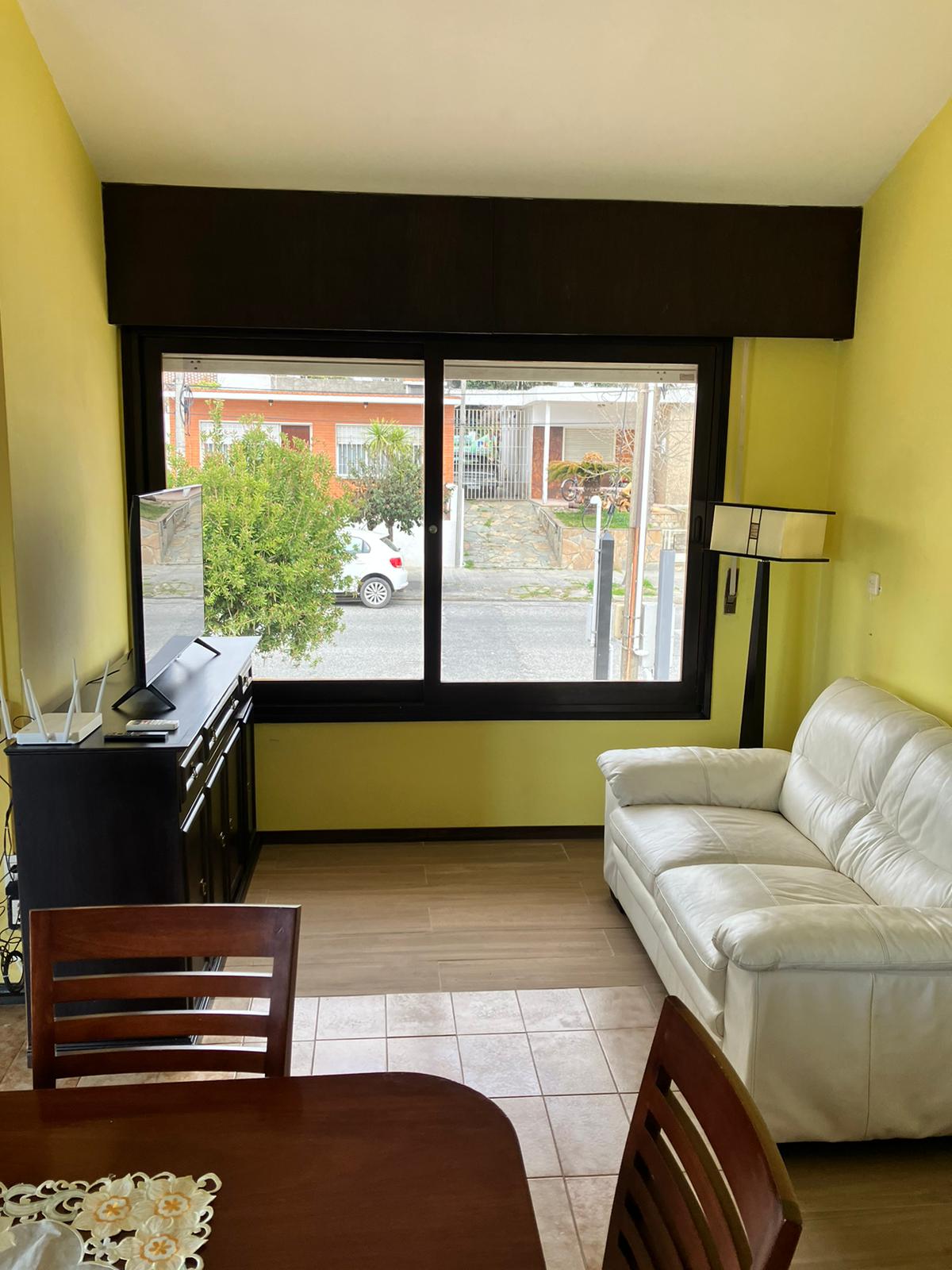 Popular Airbnb listing: Casa 2 dorms a 50 metros rambla in Colonia