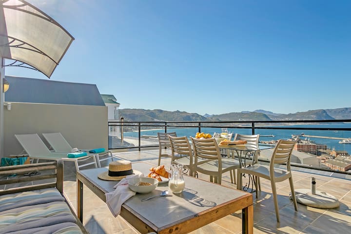 Stylish, Spacious, Sweeping Views For Sun Fun