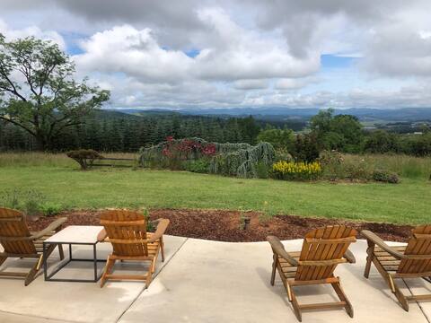 Stunning views, solitude, Ribbon Ridge AVA.
