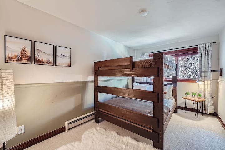 שתי מיטות קווין סייז