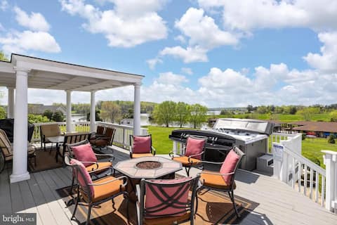 Waters Edge Retreat on Lake Anna