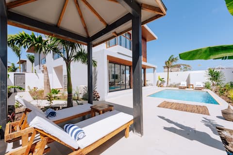 Deluxe spacious villa Paje with private pool