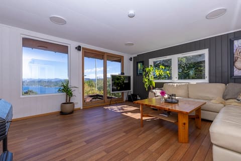 Popular Airbnb listing: Fjord and mountain view in Hillevåg