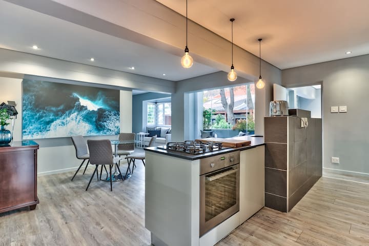 Upmarket and trendy Green Point! gallery image 3