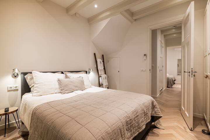 Leidse Square 5 star Luxury-apartment gallery image 3