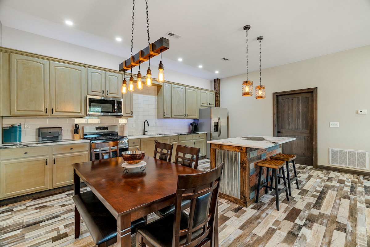 Raccoon Lake Retreat