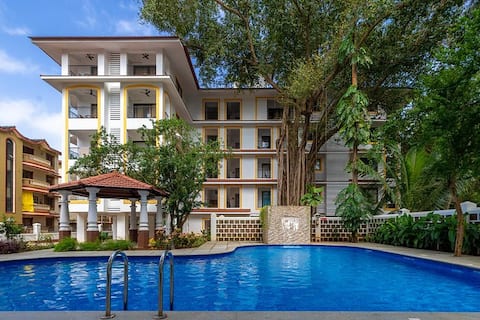 Candolim Serene Pool-View Luxury Apartment