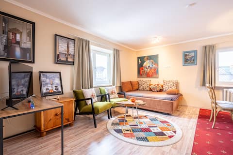 Popular Airbnb listing: Deluxe Family Apartment in Vill