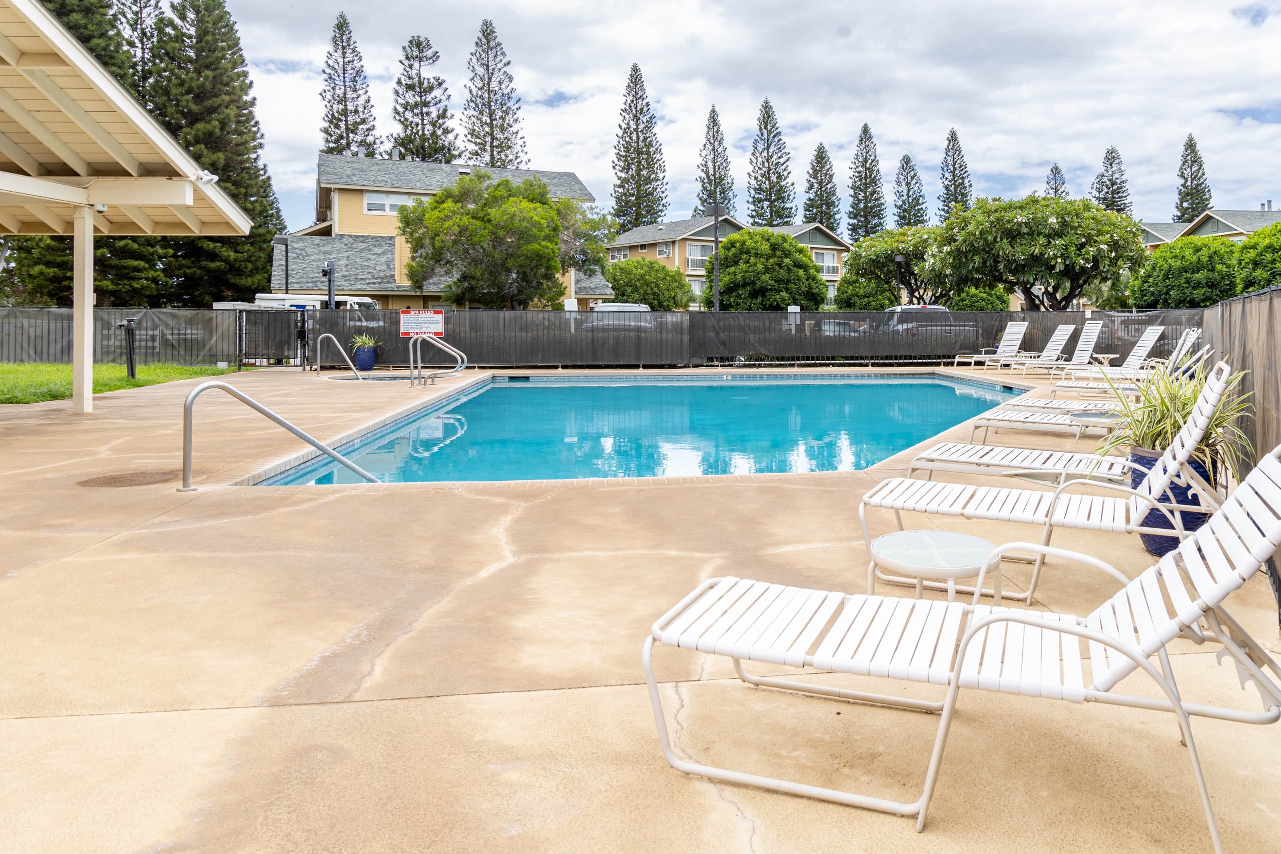 Spacious Condo with AC, Pool, Hot Tub, Near Beach - Photo 53