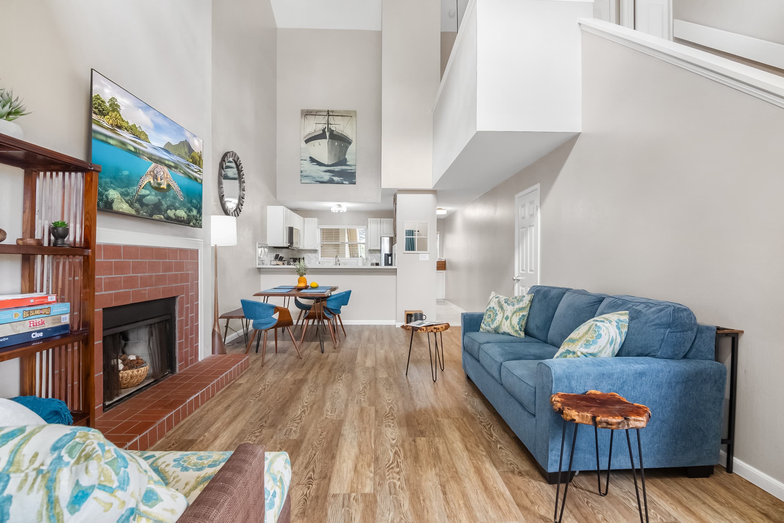 Spacious Condo with AC, Pool, Hot Tub, Near Beach - Photo 9