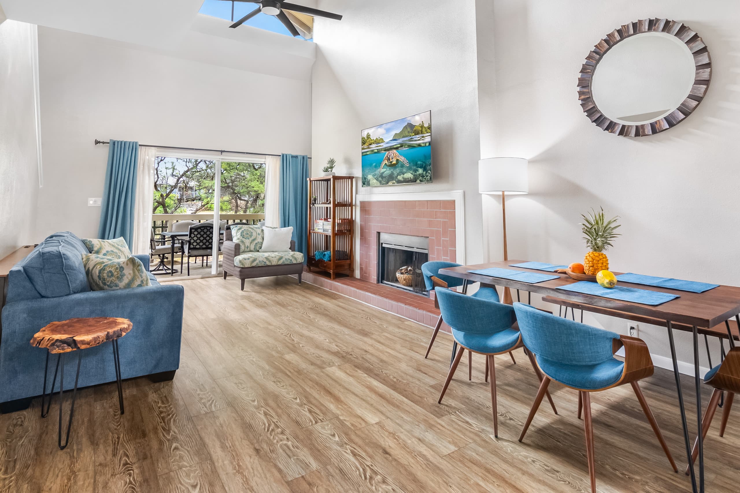 Spacious Condo with AC, Pool, Hot Tub, Near Beach - Main photo