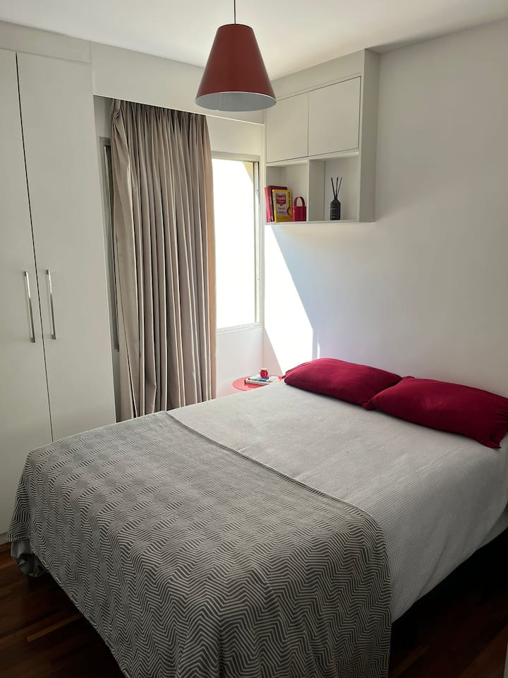 Соба 1 со клима уред, плакари и двоен кревет