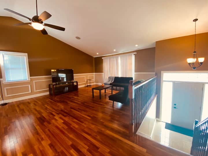 Charming Home Away Home - Fredericton