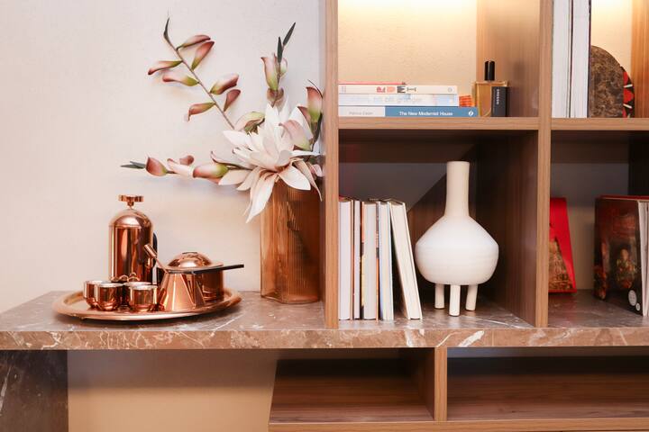 Chic Family Retreat: 3 brdm, 3 bath, Free Carpark gallery image 5