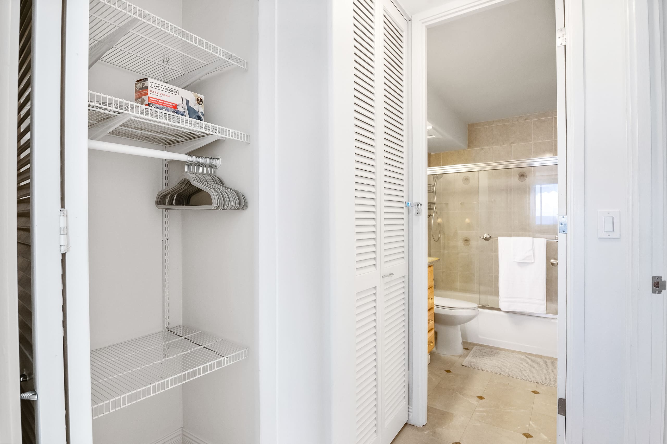 Breathtaking Condo w/ 2 pools - Image 39
