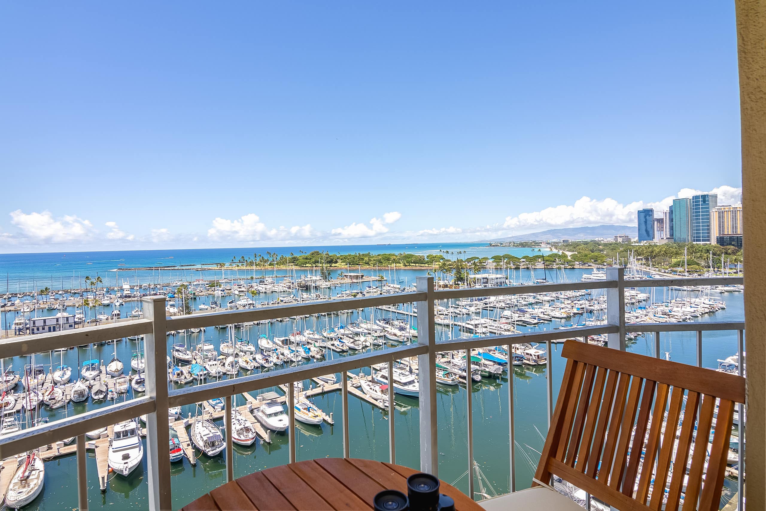 Breathtaking Condo w/ 2 pools - Image 20