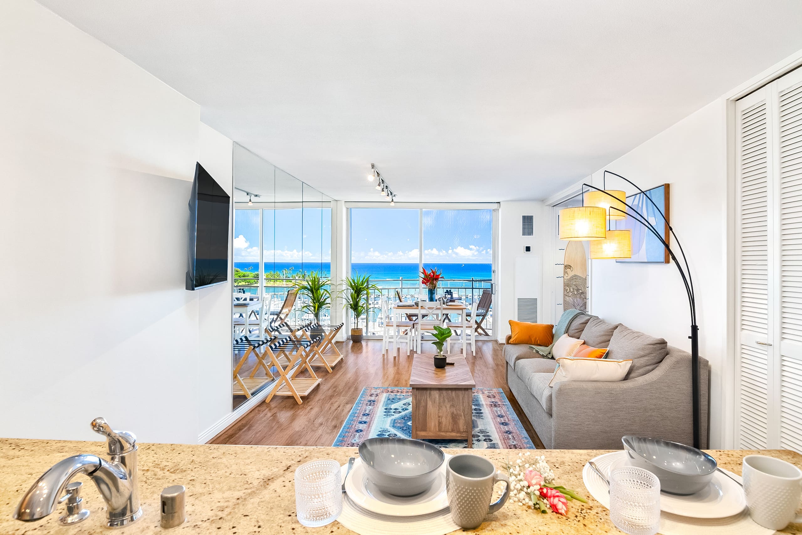 Breathtaking Condo w/ 2 pools - Image 42