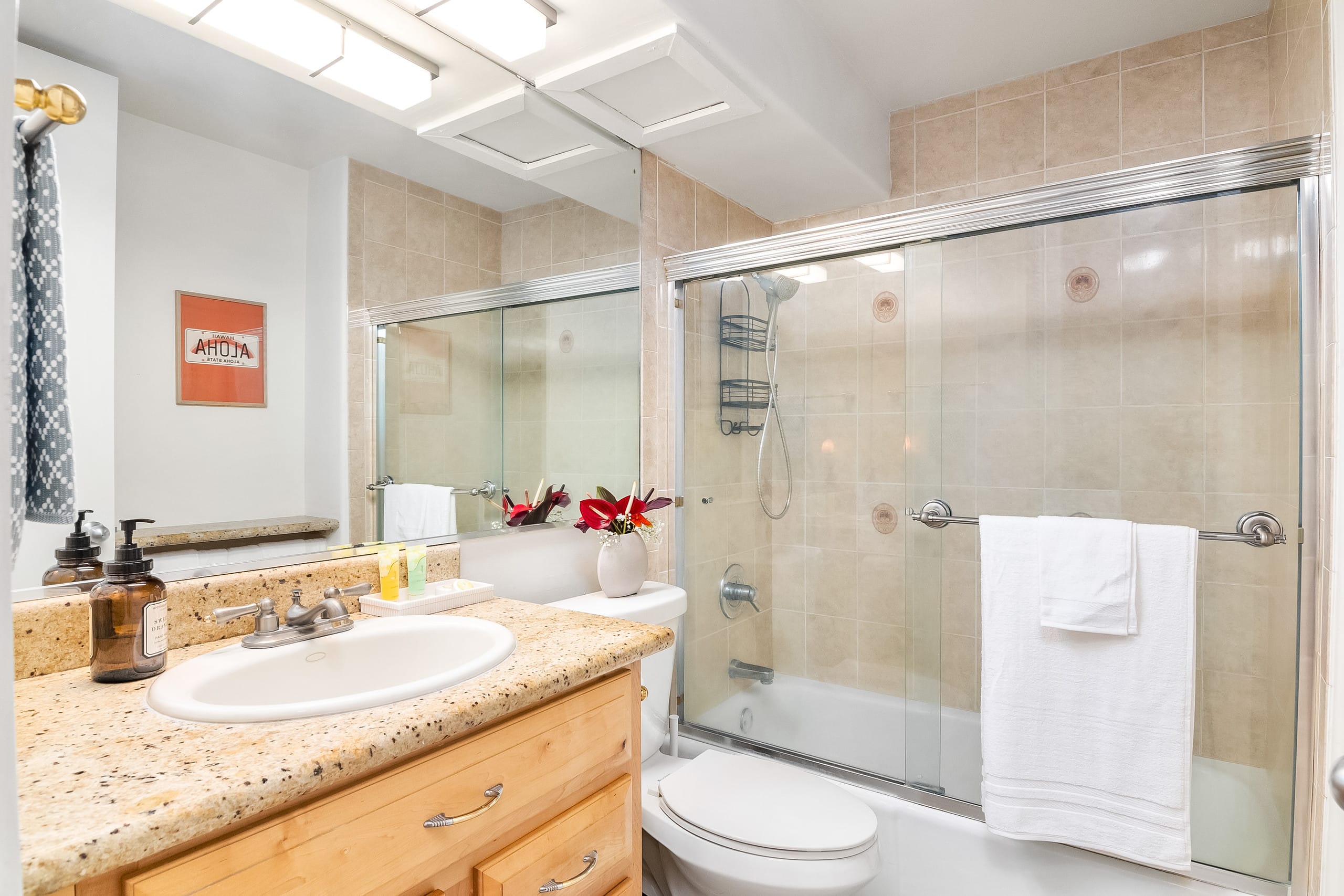Breathtaking Condo w/ 2 pools - Image 35