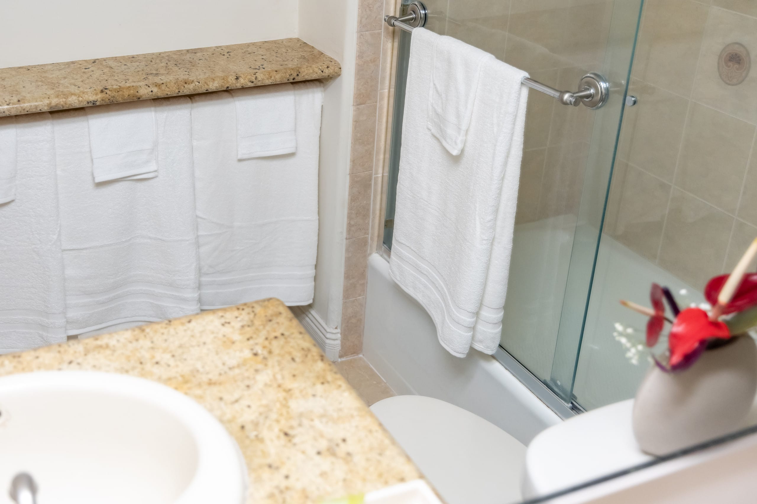 Breathtaking Condo w/ 2 pools - Image 37