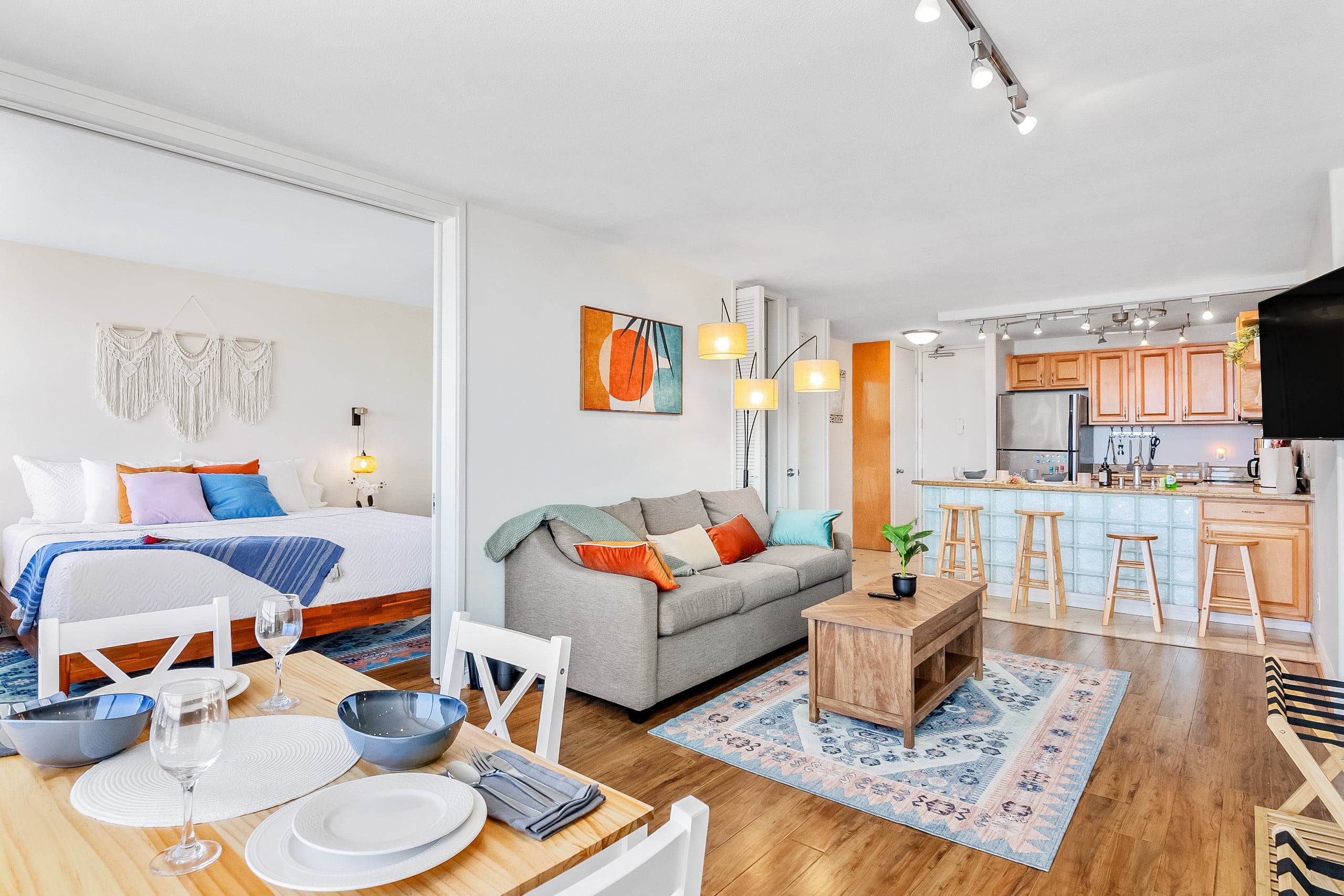 Breathtaking Condo w/ 2 pools - Image 46