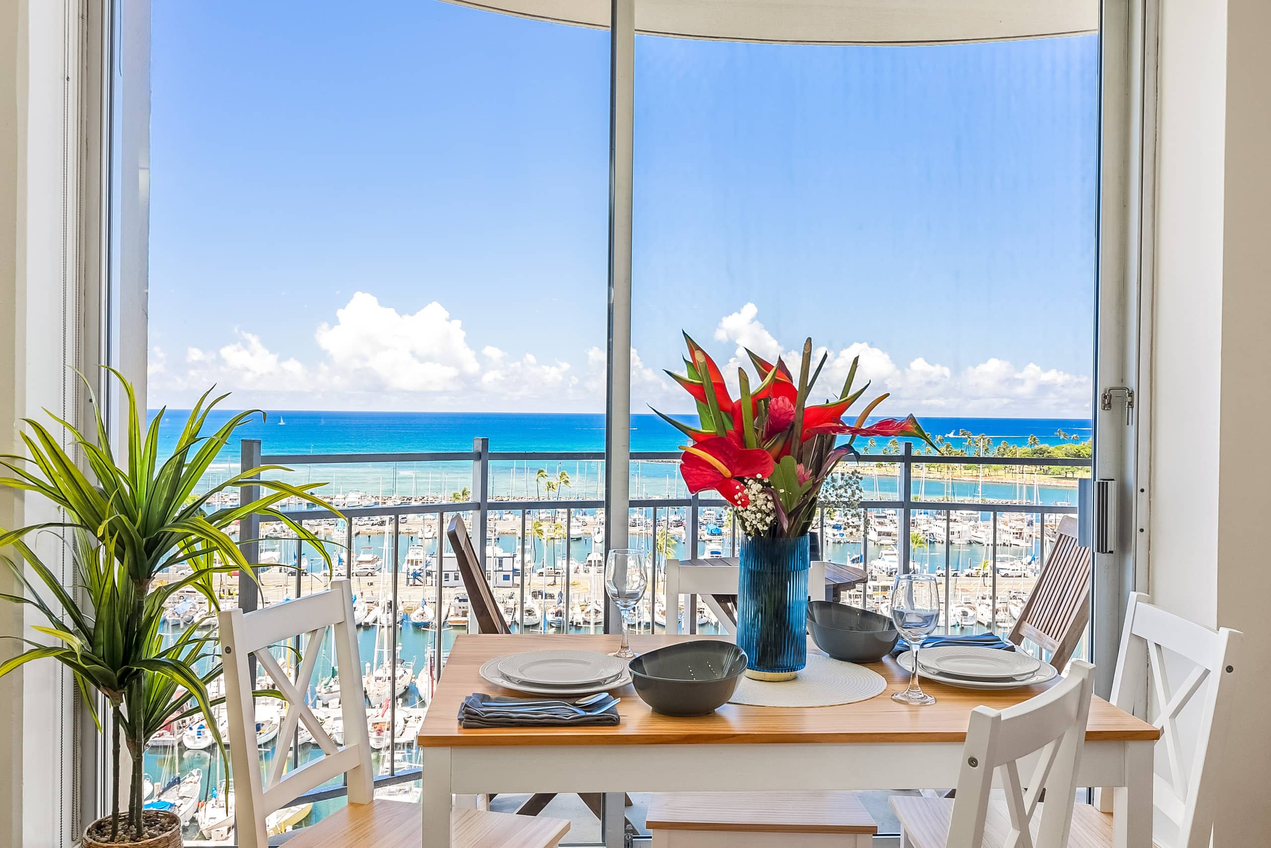 Breathtaking Condo w/ 2 pools - Image 18
