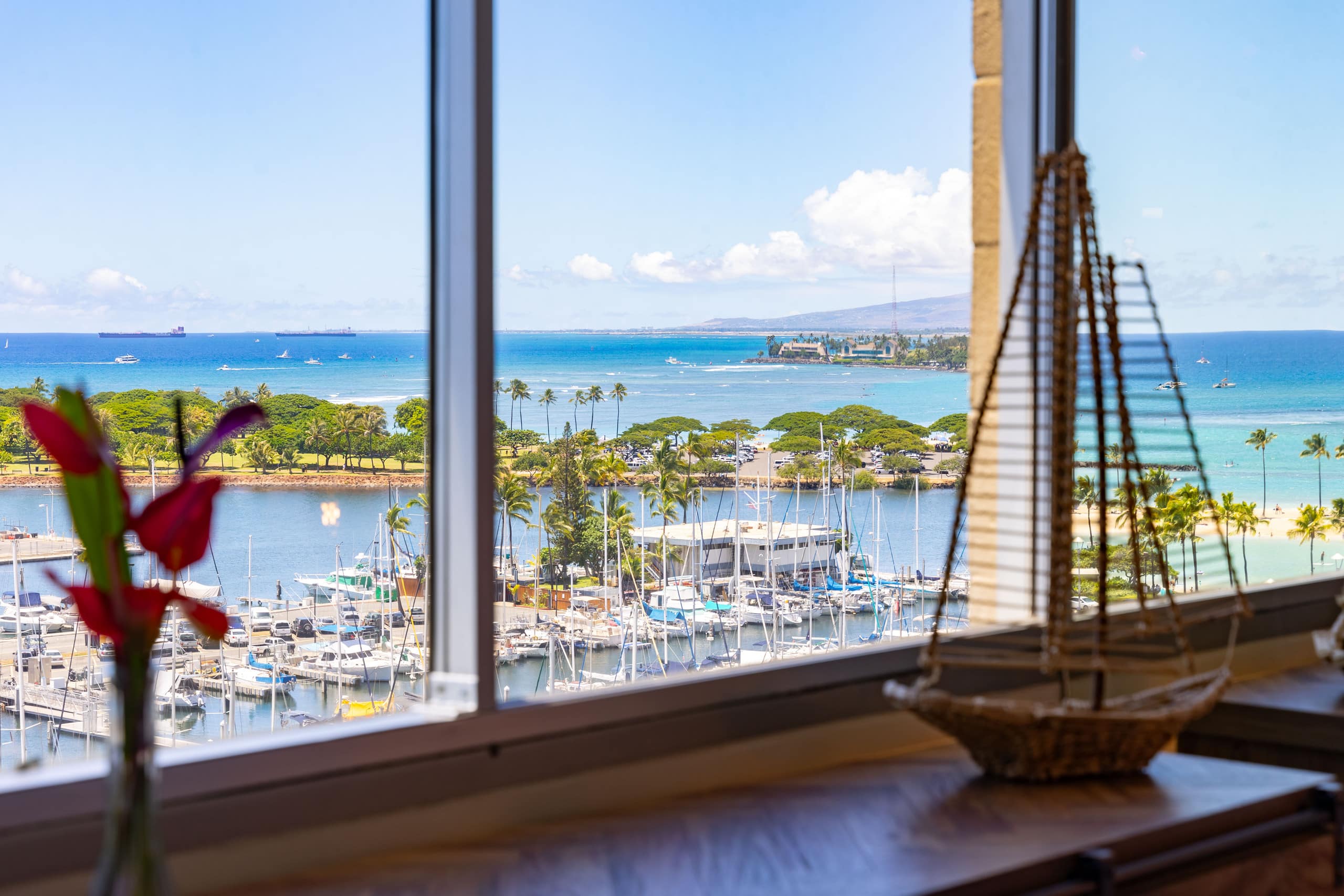 Breathtaking Condo w/ 2 pools - Image 14
