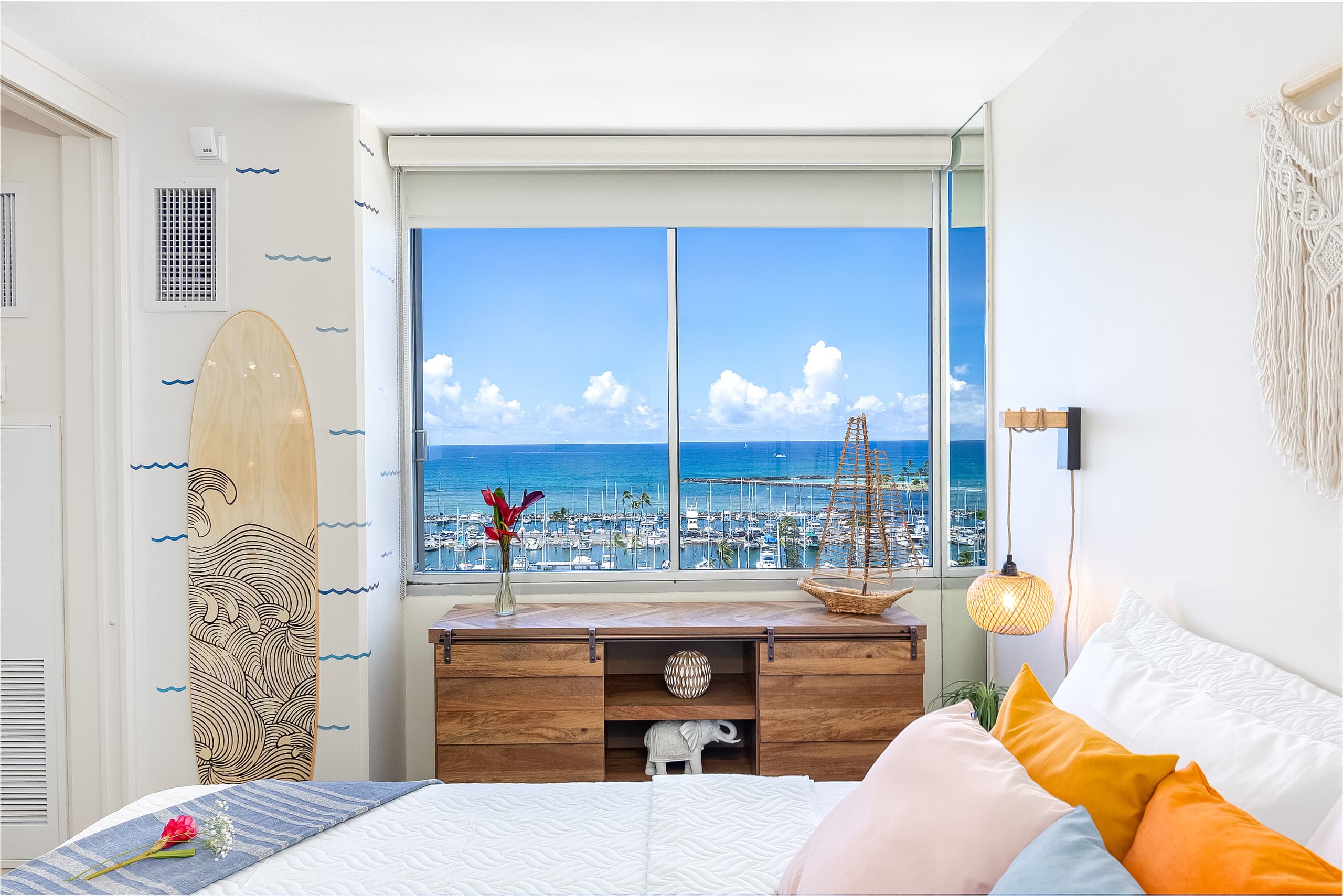 Breathtaking Condo w/ 2 pools - Image 5