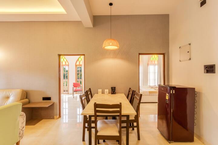 Dining area image 2
