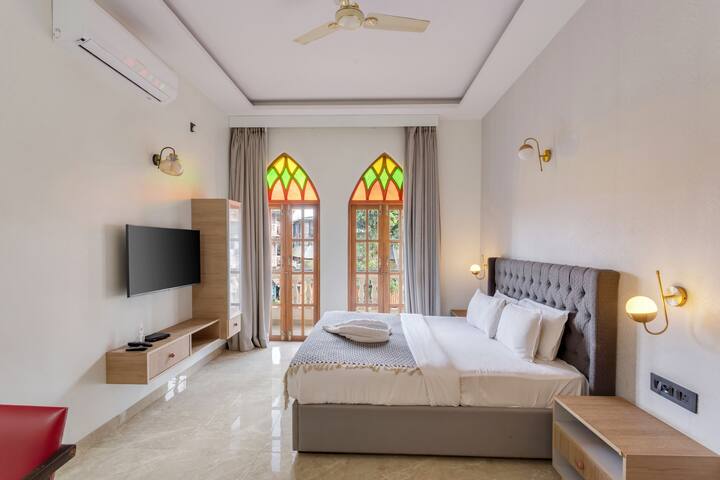 Bedroom 1 image 2