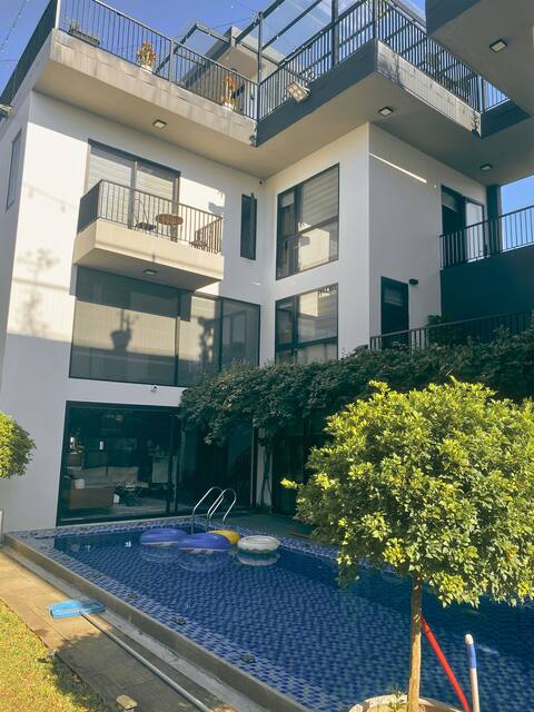 Luxury 4BRs Family Villa, Gym, Pool, near beach