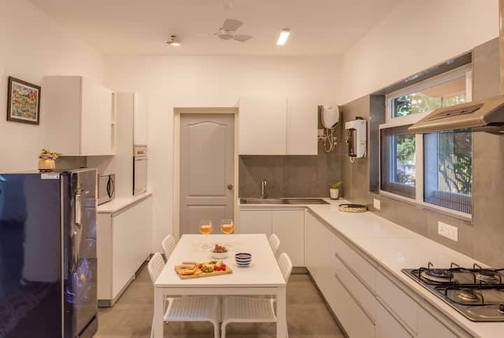 ✨A kitchen that’s made for morning coffees, heartfelt conversations, and late-night snacks☕✨