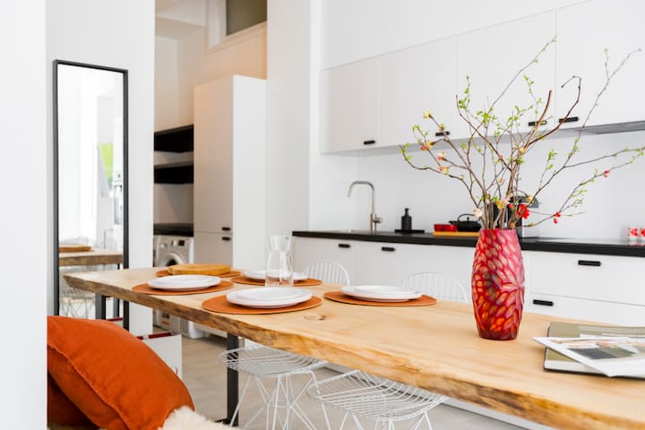 Vibrant City Center! 3BR Home w/ Private Balcony