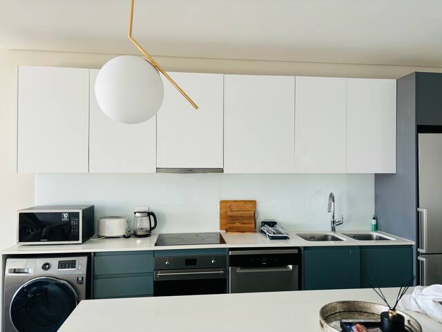 ZALS Luxury -Three Bed & bath-Axis gallery image 5