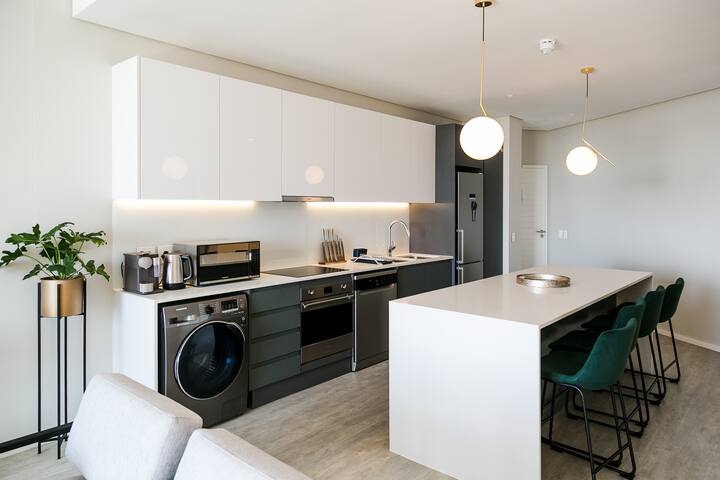 ZALS Luxury -Three Bed & bath-Axis gallery image 4