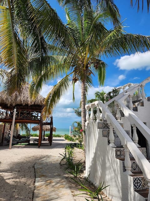 SandyToes La Casita del Mexicano (Mexican's Little House)