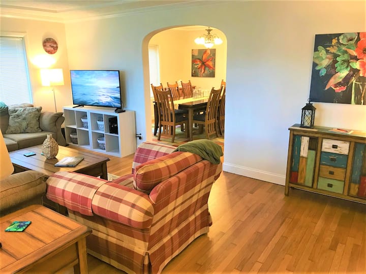 Longview Lake Home - Sleeps 6- View Of The Lake! - Longview, WA