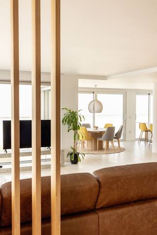 Beachfront home with spectacular views, Santa Cruz gallery image 3