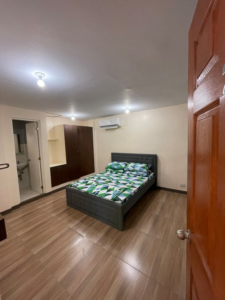 Mariposa Farm Resort Room 2 (Street Level) - San Carlos City
