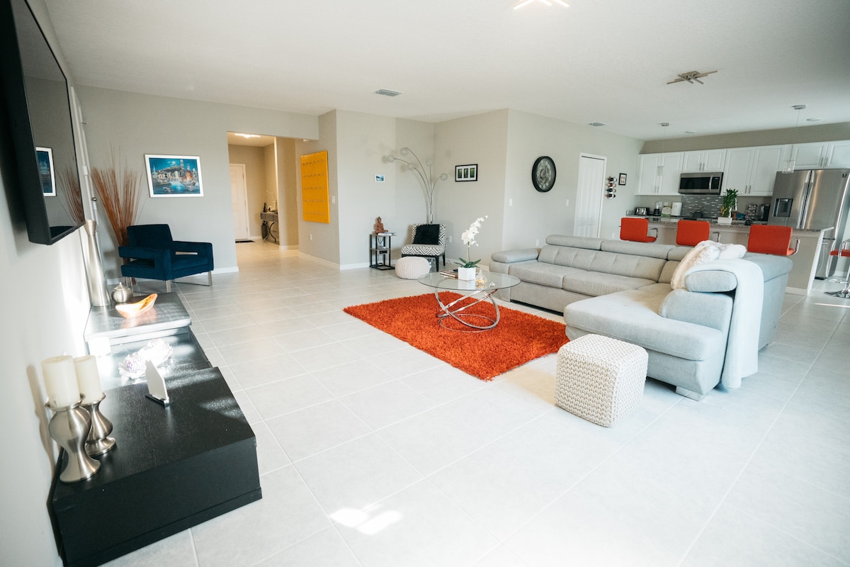 Top performing Airbnb: Welcome to your Serene Retreat in Palm Bay