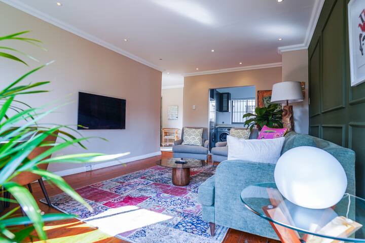 Homely,QuietBlock,Green Point Stadium,V&A,Parking gallery image 2