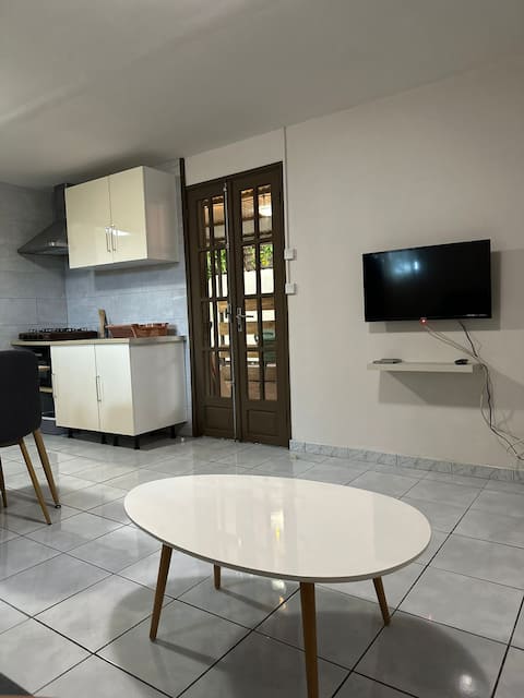 Annonce Airbnb populaire: Entire place: bungalow à Saint Paul