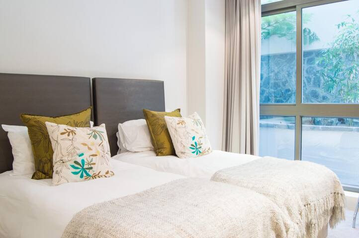 Luxury Two Bedroom Apartment with Pool gallery image 2